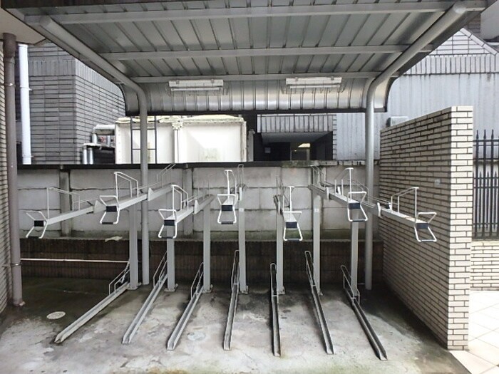 物件外観写真5　(駐輪場)
