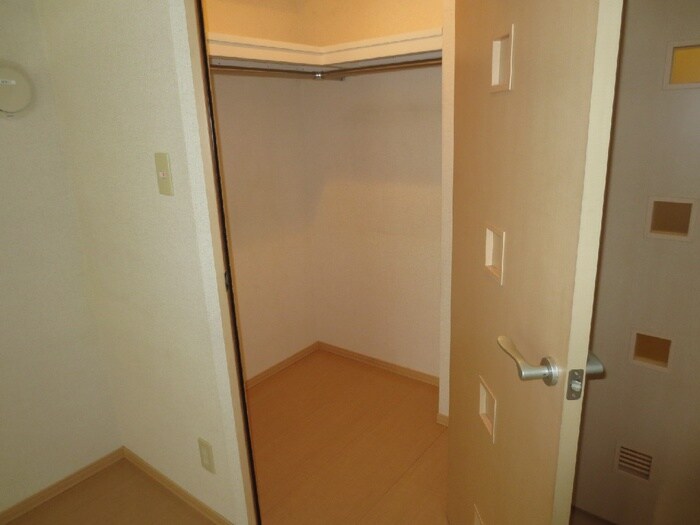 物件内観写真13　(収納)