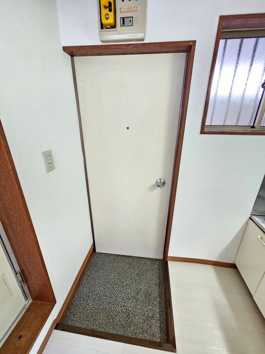 物件内観写真15　(玄関)