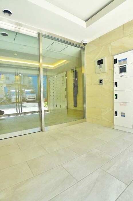 物件外観写真5　(エントランス部分)