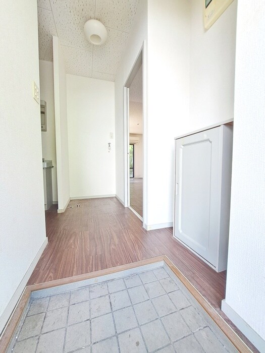 物件内観写真13　(玄関)