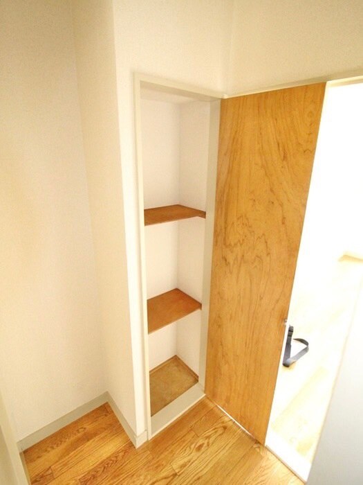 物件内観写真10　(収納)