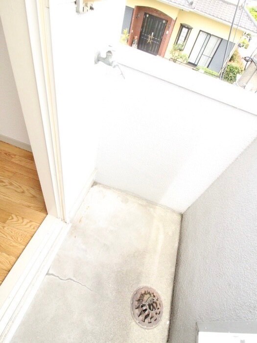 物件内観写真12　(洗濯機置場)