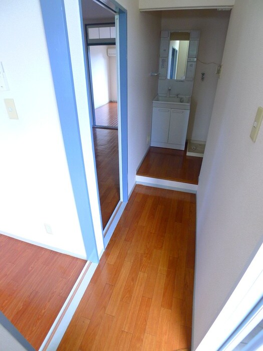 物件内観写真18　(廊下)