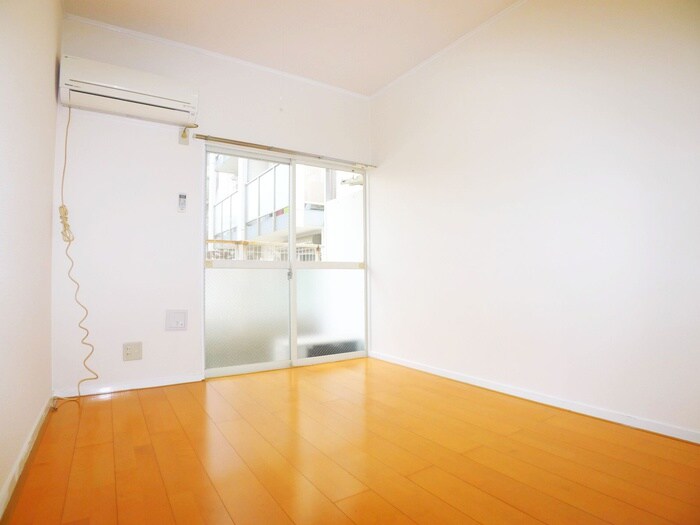 物件内観写真3　(居室)