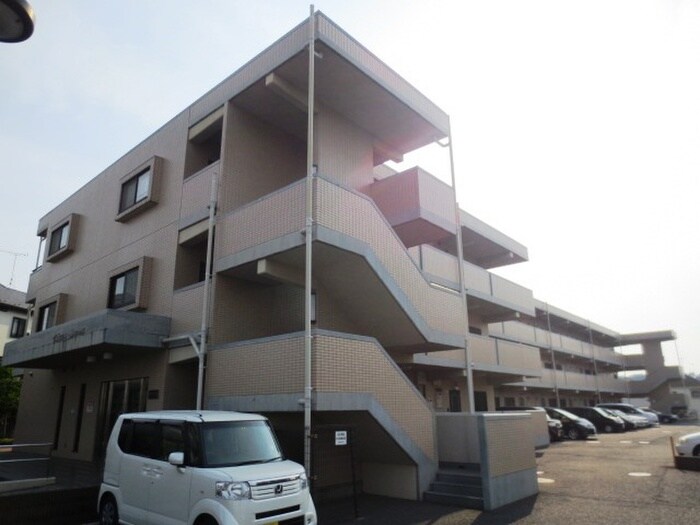 物件外観写真4　(駐車場)