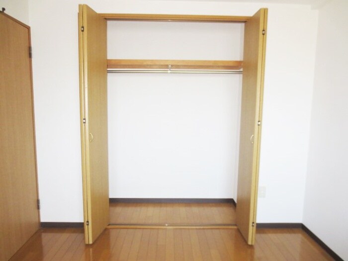 物件内観写真12　(収納)