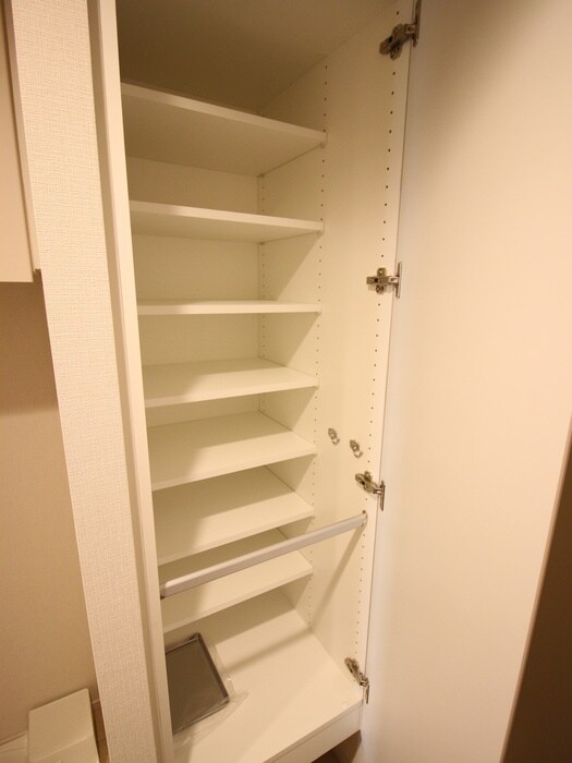 物件内観写真13　(靴箱)