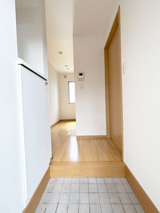 物件内観写真21　(玄関)