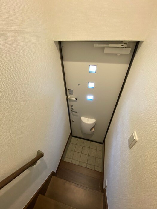 物件内観写真14　(玄関)