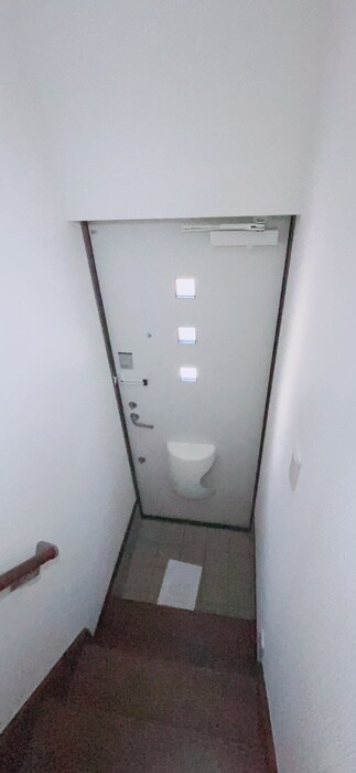 物件内観写真14　(玄関)