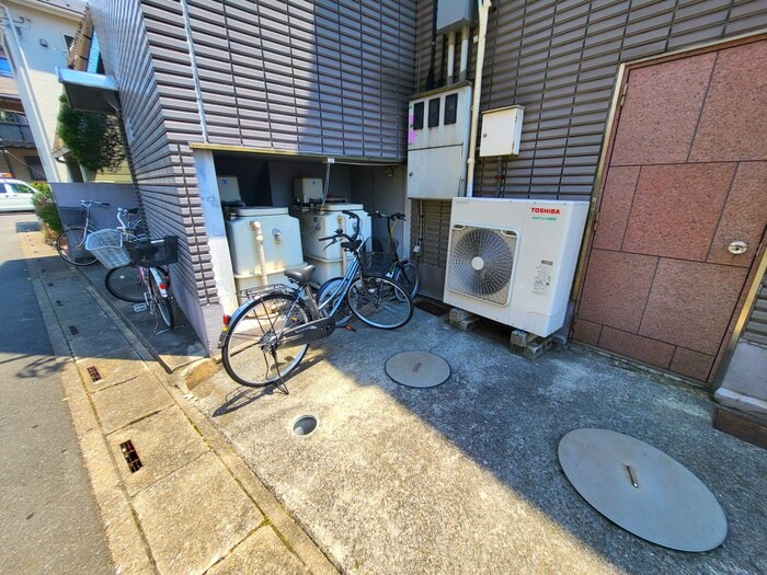 物件外観写真6　(駐輪場)