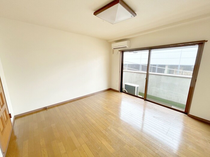 物件内観写真10　(居室)