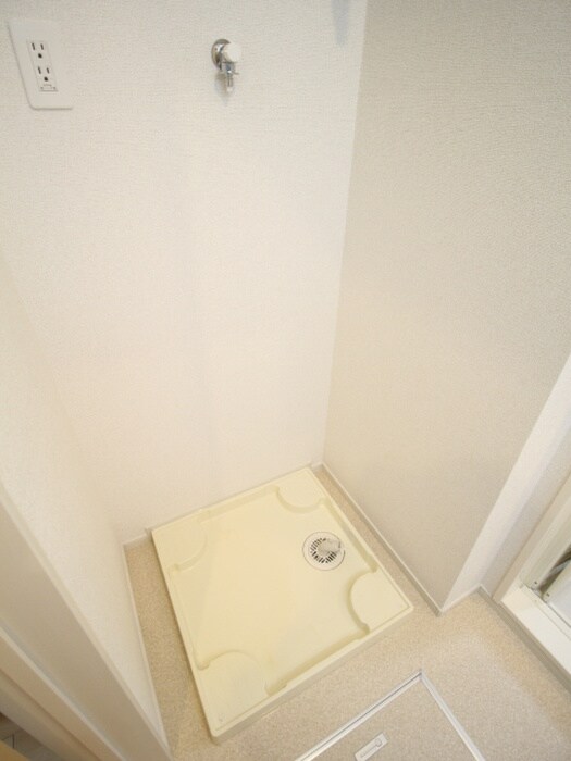 物件内観写真11　(洗濯機置場)