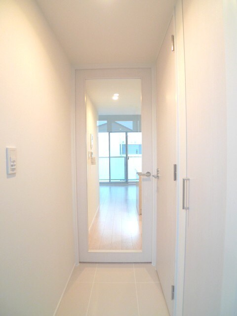 物件内観写真7　(玄関)