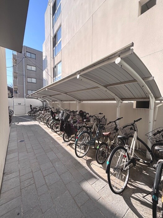 物件外観写真4　(駐輪場)