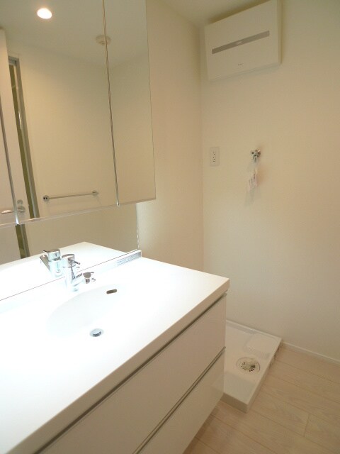 物件内観写真15　(洗濯機置場)