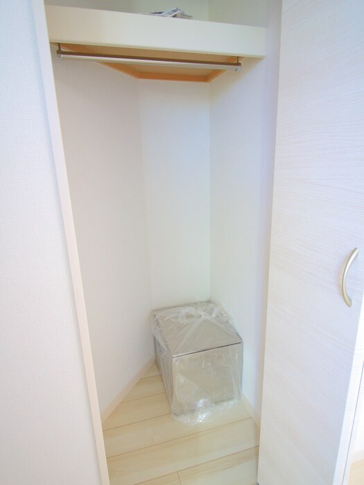 物件内観写真13　(収納)