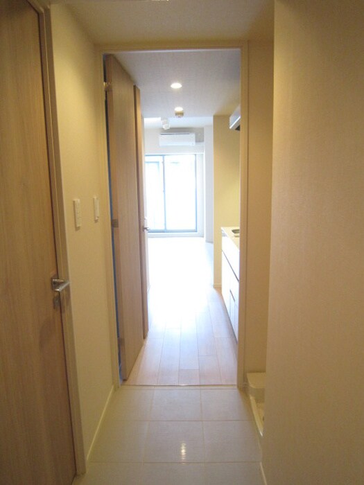 物件内観写真7　(玄関)