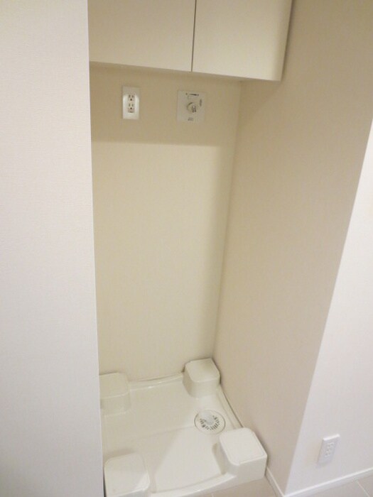 物件内観写真9　(洗濯機置場)