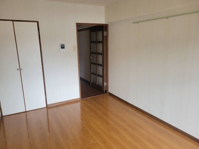 物件内観写真4　(居室)