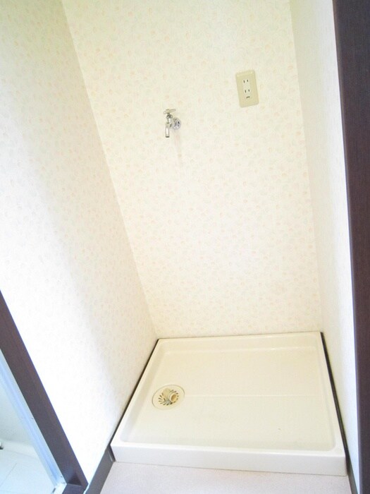 物件内観写真8　(洗濯機置場)