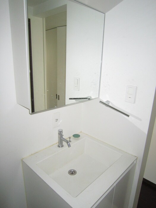 物件内観写真8　(洗面)