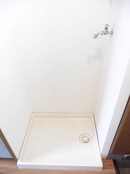 物件内観写真13　(洗濯機置場)