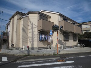 ラークヒルズK外観写真
