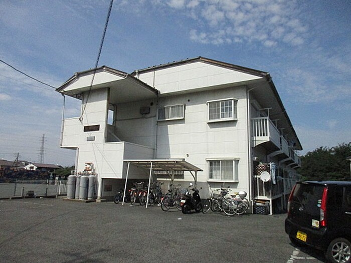 物件外観写真1　(エントランス部分)