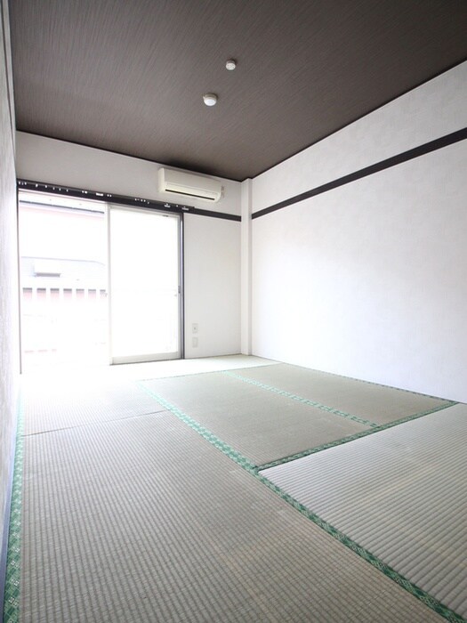 物件内観写真9　(室内からの展望)