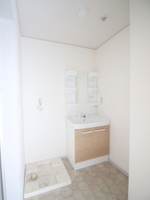 物件内観写真18　(洗濯機置場)