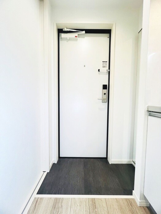 物件内観写真18　(玄関)