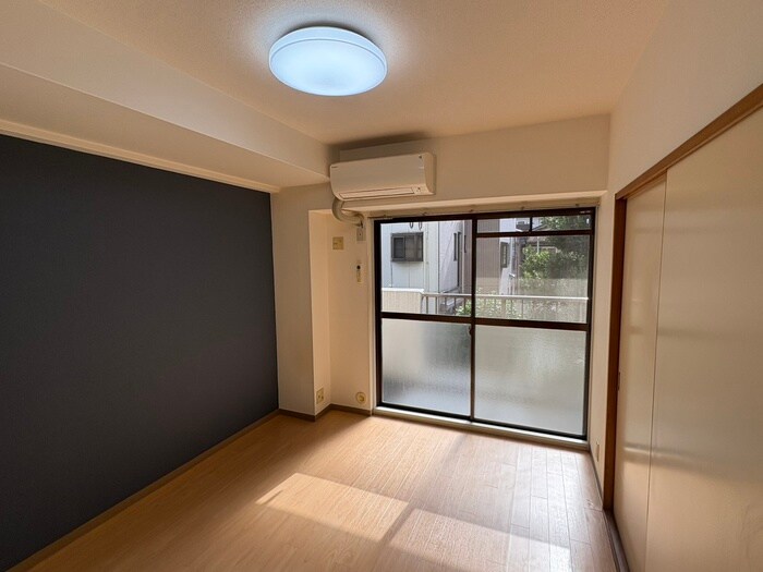 物件内観写真4　(居室)