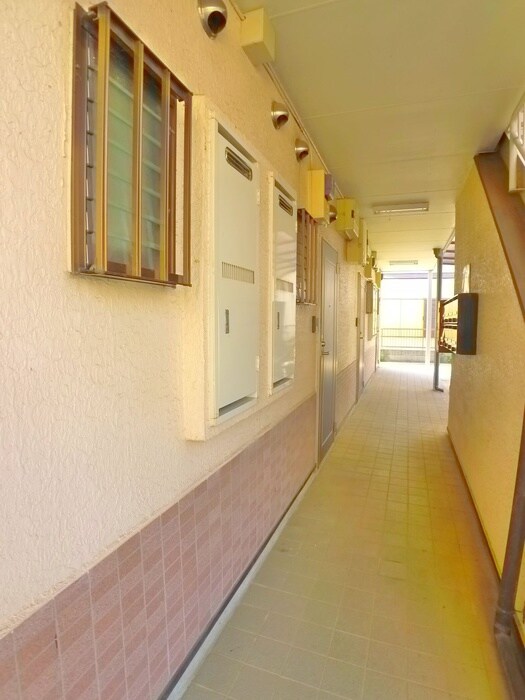 物件外観写真5　(エントランス部分)