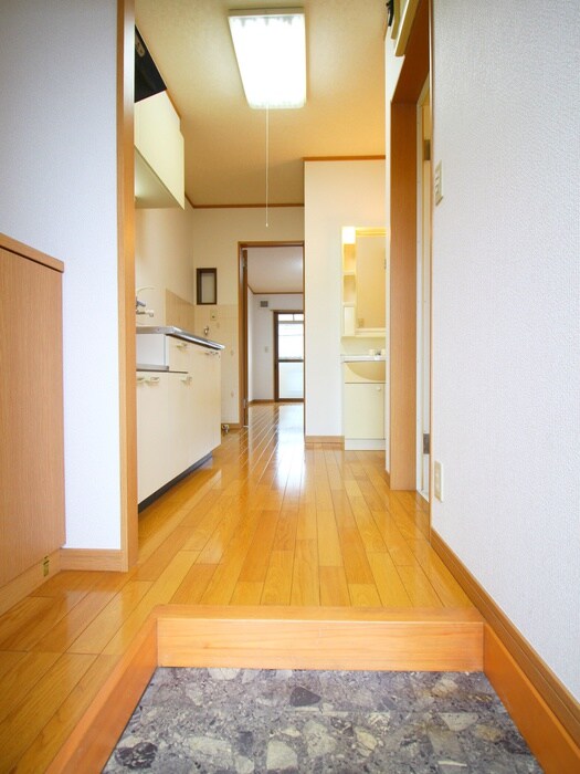 物件内観写真15　(玄関)