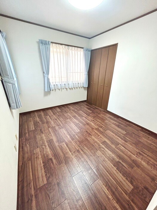 物件内観写真8　(室内からの展望)