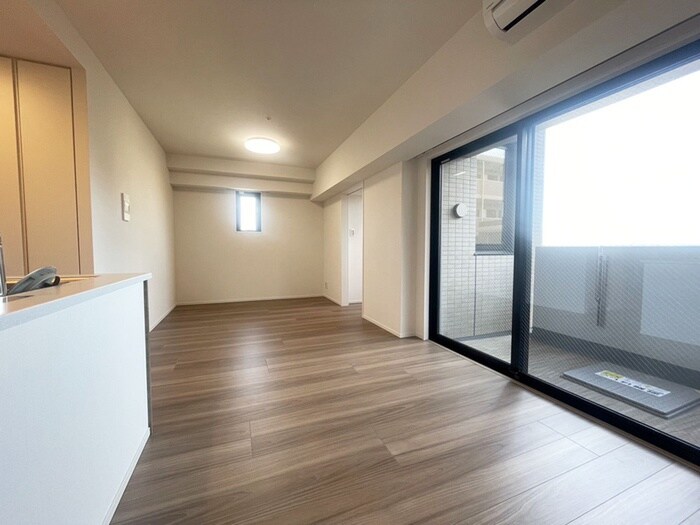 物件内観写真7　(室内からの展望)