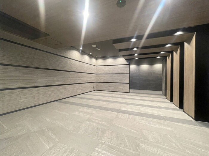 物件外観写真4　(エントランス部分)