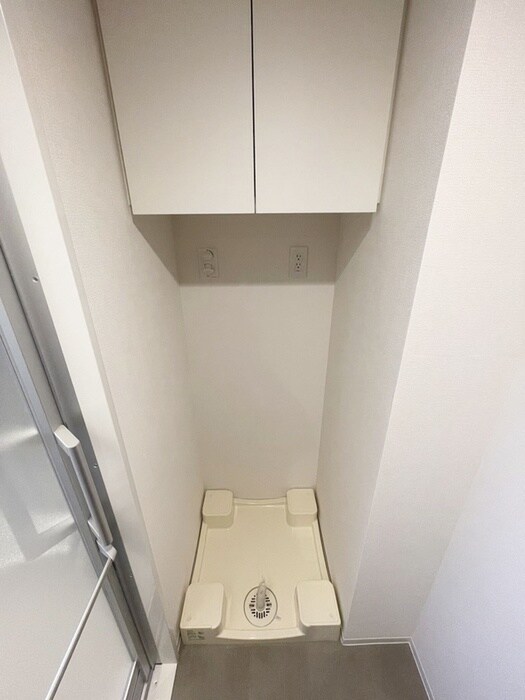 物件内観写真16　(洗濯機置場)