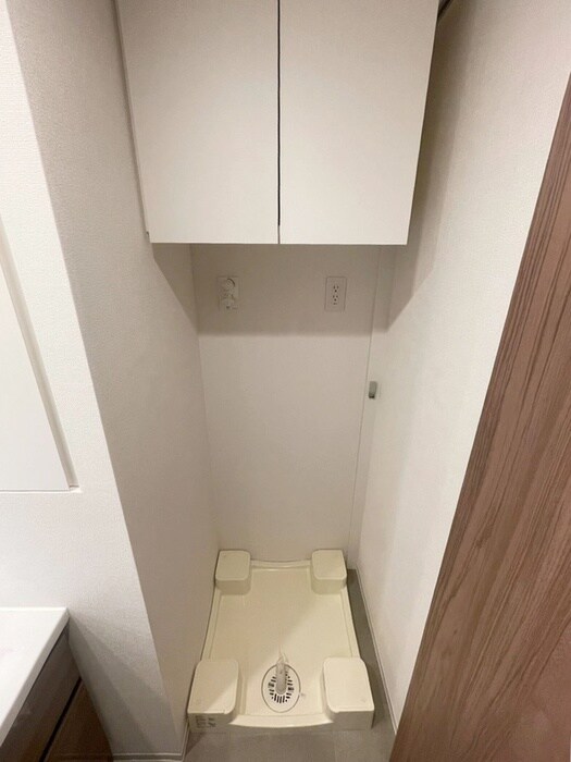 物件内観写真16　(洗濯機置場)