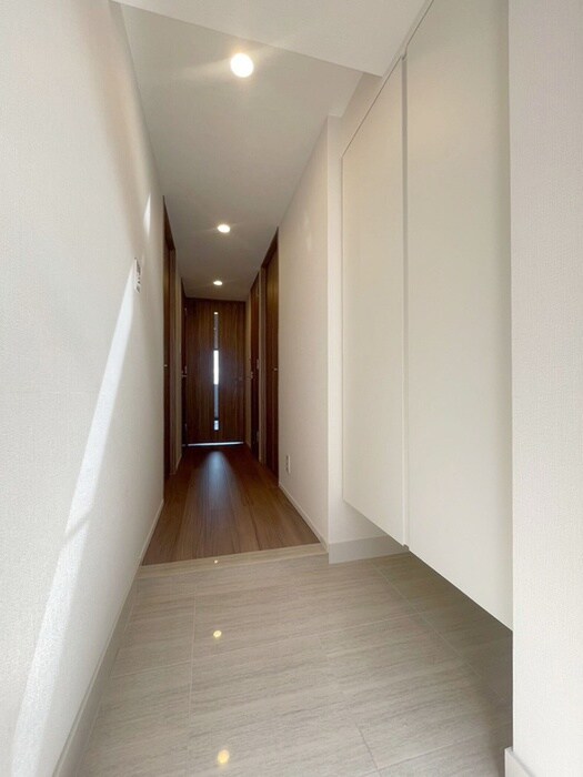 物件内観写真21　(玄関)