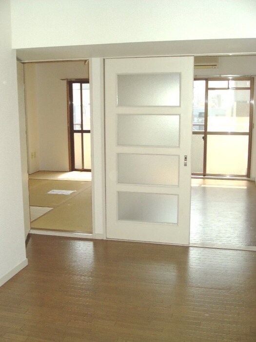 物件内観写真14　(廊下)