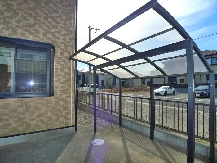 物件外観写真3　(駐輪場)