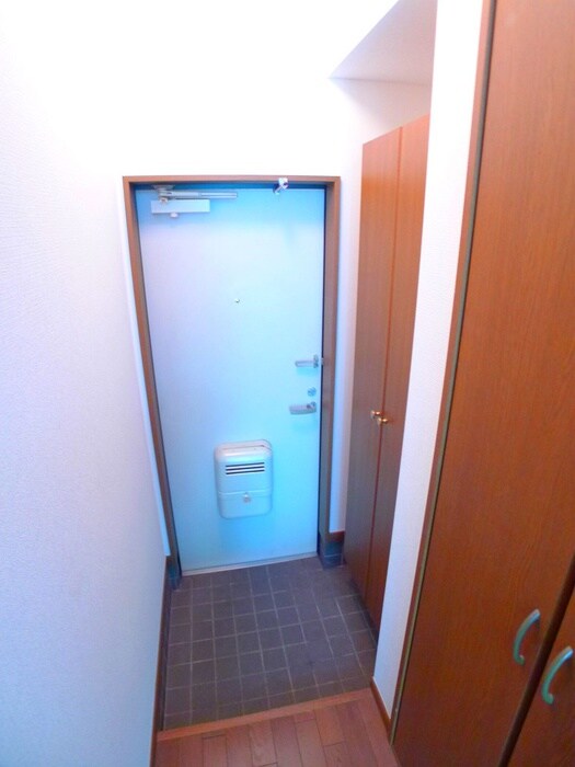 物件内観写真16　(玄関)