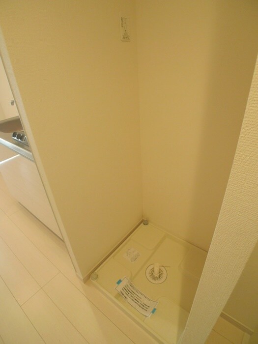 物件内観写真16　(洗濯機置場)