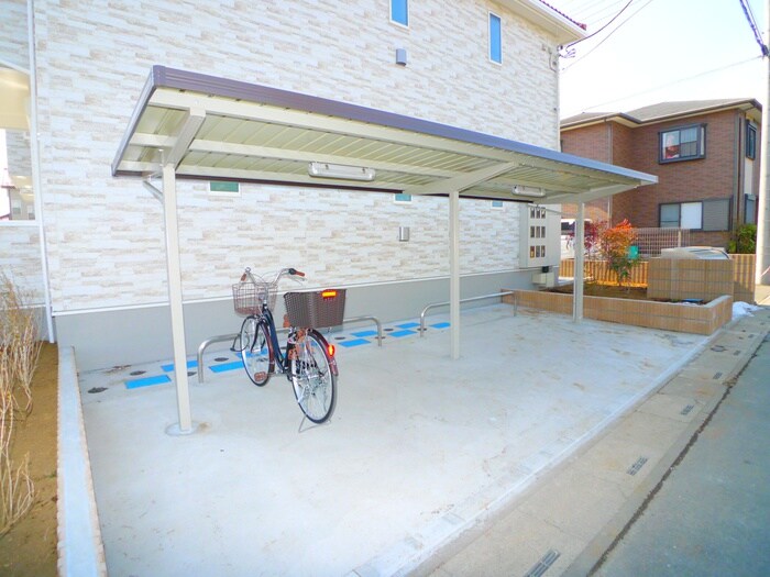 物件外観写真3　(駐輪場)