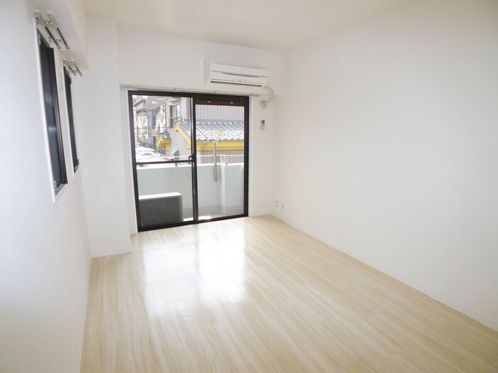 物件内観写真9　(居室)