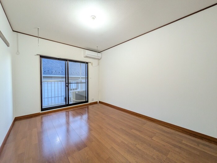 御塚山ハイツＢ棟の室内からの展望