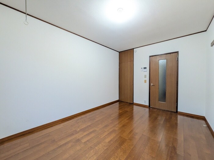 御塚山ハイツＢ棟の居室